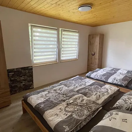 Brodsky E1064 Feriehus Červený Kostelec