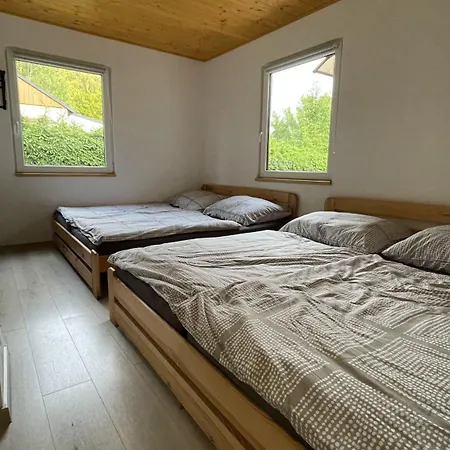 Brodsky E1064 Feriehus Červený Kostelec