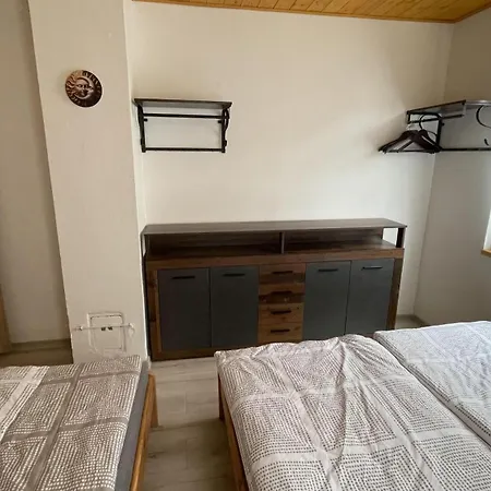 Brodsky E1064 * Červený Kostelec