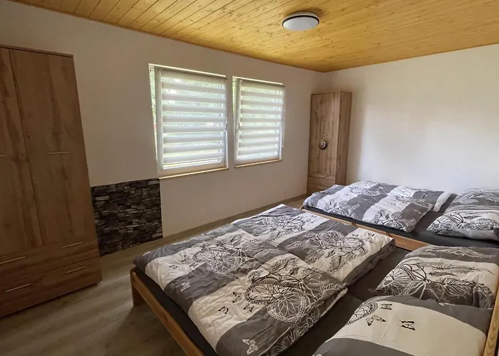 Brodsky E1064 Feriehus Červený Kostelec